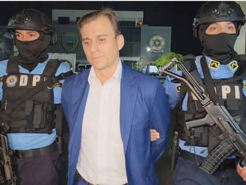 La Fiscalía presentó pruebas periciales y científicas contundentes en contra del profesional del derecho, Carlos Mauricio Cálix, acusado por la muerte de la ciudadana estadounidense Joanne Johnston, que residía en Roatán, Islas de la Bahía.