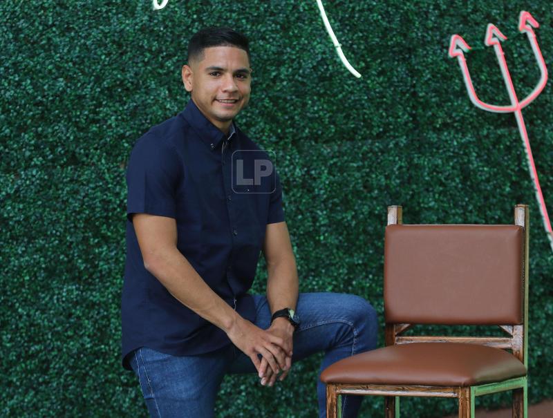 Carlos Pineda se confiesa: Su vida entre la ingeniería y el Olimpia, ¿jugaría en Motagua?