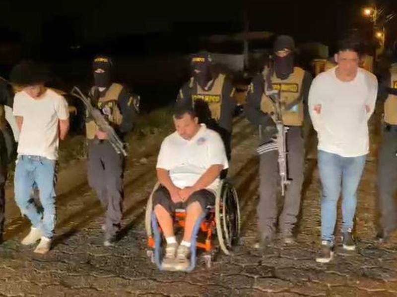 Los individuos, uno de ellos en silla de ruedas, fueron detenidos luego de trasladarse hasta La Ceiba para cometer el crimen múltiple, que fue frustrado por la Dipampco.