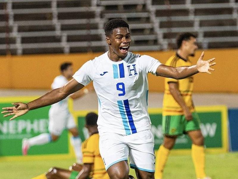 Keyrol Figueroa y su gol histórico ante Jamaica en Kingston.