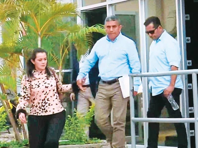 <b><span class=mln_uppercase_mln>Juicio.</span></b><b><span class=mln_uppercase_mln> </span></b>El exoficial se defiende en libertad.