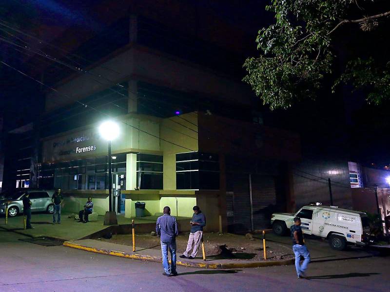 <b><span class=mln_uppercase_mln>Morgue.</span></b> Los cuerpos fueron ingresados a Medicina Forense.