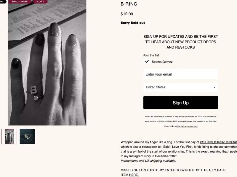 Selena puso a la venta el especial anillo por tan solo 12 dólares.