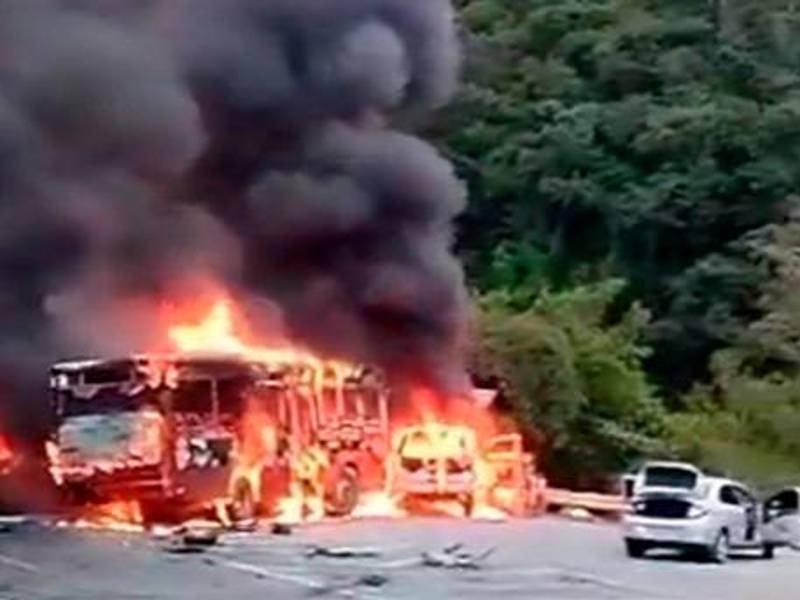 Video: Al menos 8 personas muertas y 14 heridos deja explosión de camión