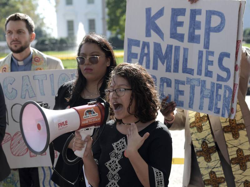 El fallo del miércoles “deja absolutamente claro” que las cortes seguirán un camino que “acaba en revocar DACA”, dijo una activista.