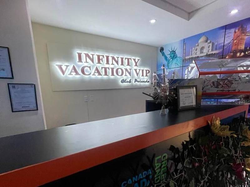 <b><span class=mln_uppercase_mln>FRAUDE.</span></b> Infinity Vacation VIP Internacional, liderada por colombianos, opera desde un reconocido centro comercial de Tegucigalpa.