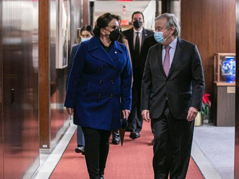 La presidenta de Honduras, Xiomara Castro, y el secretario general de la ONU, António Guterres.