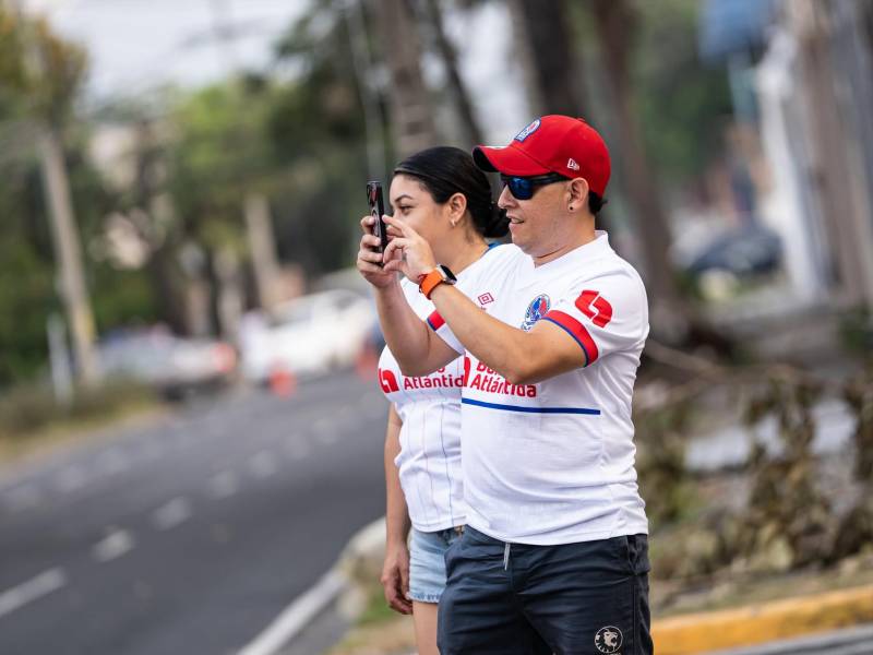 Las aficiones de ambos equipos llegaron desde tempranas horas para disfrutar de un nuevo clásico.