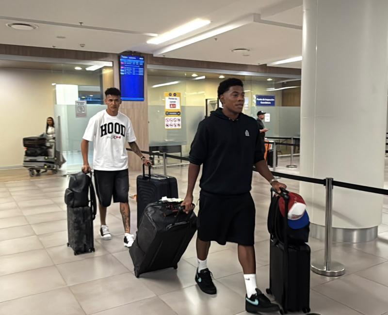 Un Yío solicitado: Kervin y Dereck muy sonrientes en su llegada a Honduras
