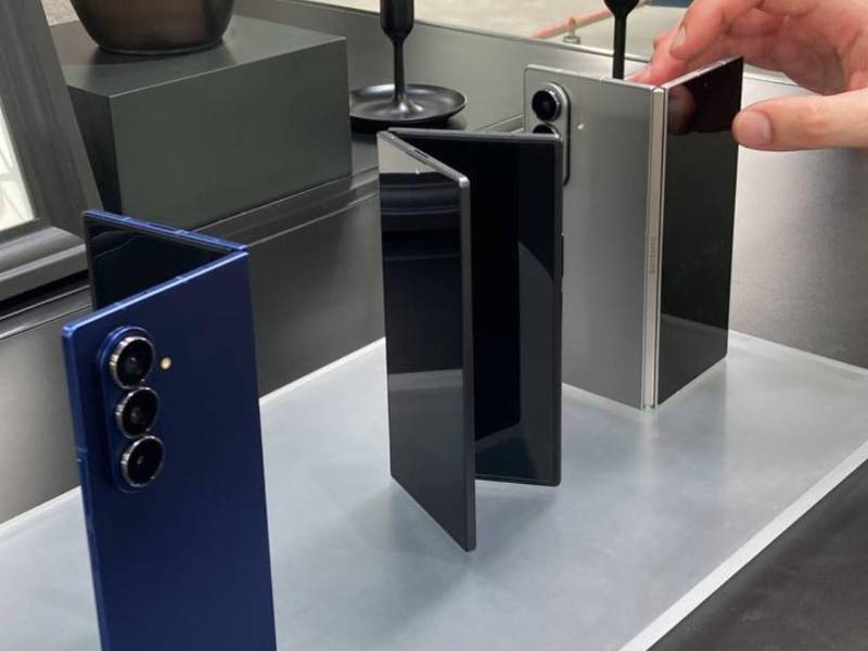 El Galaxy Z Fold7 estará disponible en los colores Blue Shadow, Silver Shadow, Jetblack y Mint, este último exclusivo solo en línea.
