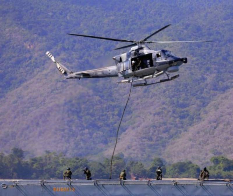 El mandatario venezolano ha realizado visitas a diferentes destacamentos militares para supervisar personalmente los ejercicios militares como objetivo la preparación de grandes maniobras entre el 10 y el 15 de febrero.