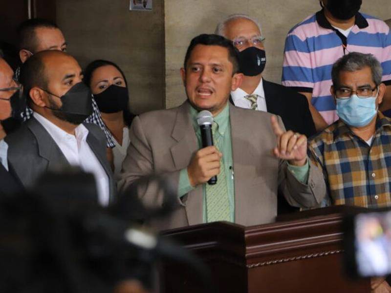 El diputado Edgardo Casaña forma parte de la cuestionada Junta Directiva del Congreso Nacional.