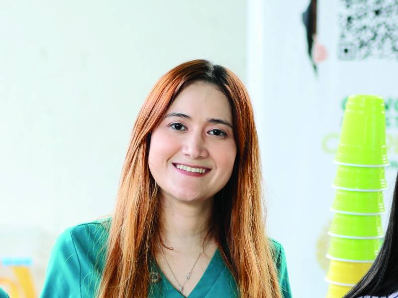 “Este tipo de comparaciones daña mucho el autoconcepto, por eso hay que trabajar la autoestima, conectar con el presente, soltar el teléfono poco a poco y buscar nuevas actividades que pueda disfrutar”, Claudia Avilés Máster en Psicología Clínica.