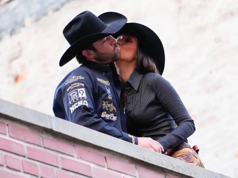 De acuerdo con la opinión de los seguidores de la modelo, Bella Hadid y Adán Bañuelos podrían estar viviendo una relación tóxica.