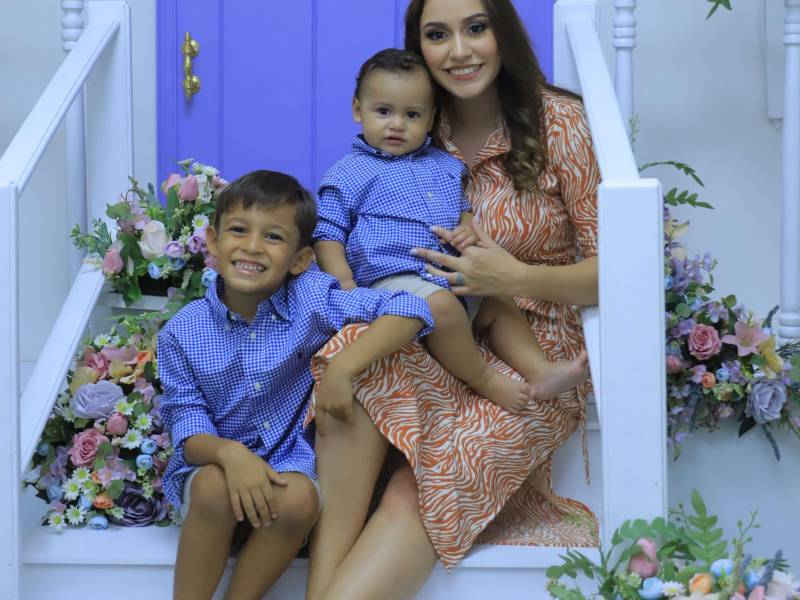 Lovely es madre de dos bellos varones que la impulsan a seguir creciendo.