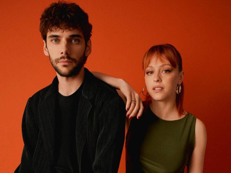 Alvaro Rico, interpreta a Elmer, y Catalina Sopelana, se pone en la piel de Violeta.