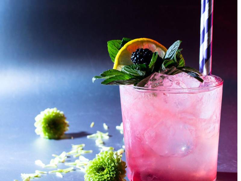 Frutas, hielo, licores y mucho amor le ponen un toque más especial a esas citas con los seres queridos.