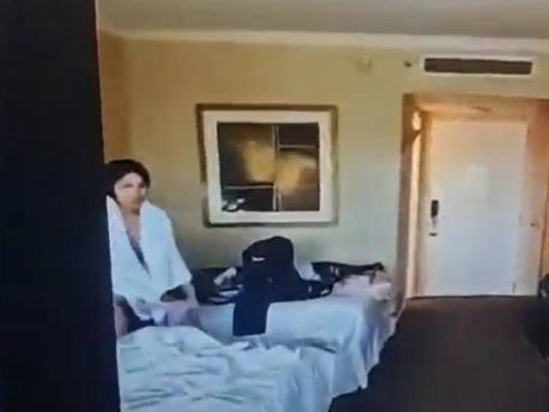 Video: Periodista deportivo por error muestra a su amante en programa en vivo