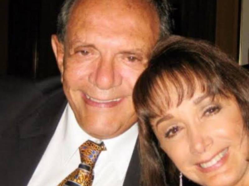 María Antonieta de las Nieves junto a su difunto esposo, Gabriel Fernández.