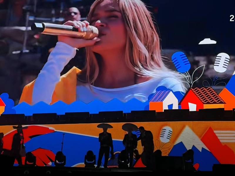 Karol G se presentó vía streaming desde Los Ángeles (EE.UU.).