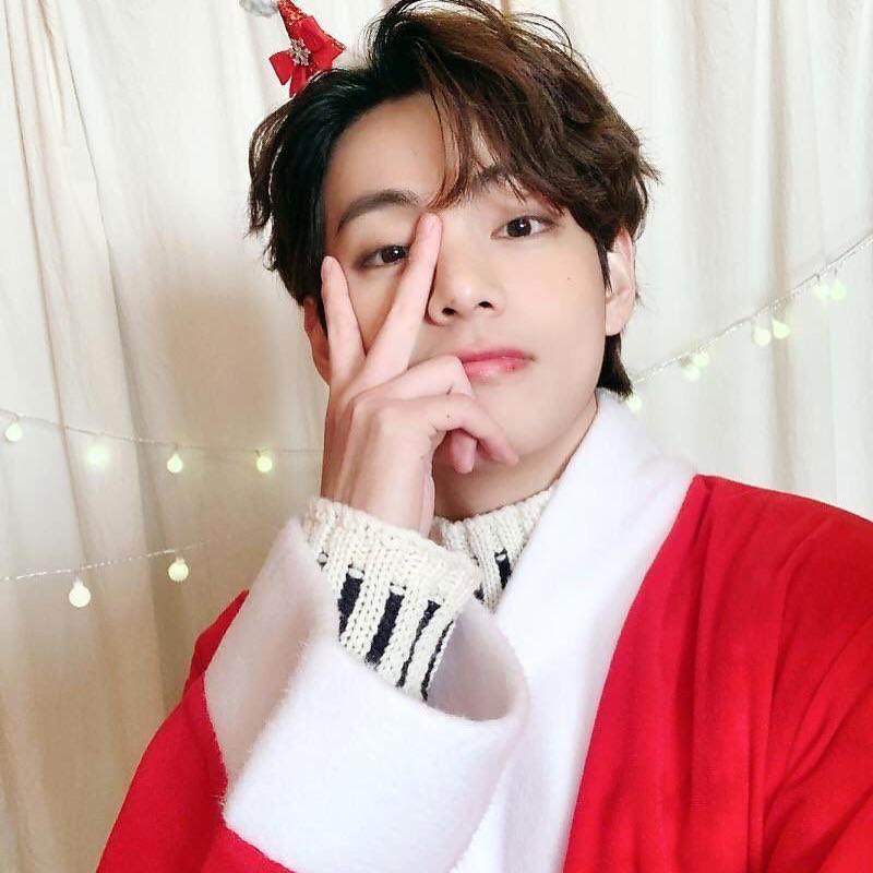 Kim Taehyung de BTS revela que solo escucha el 30% en un oído