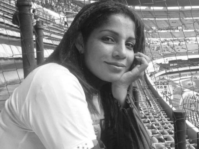 Algo tiene que pasar