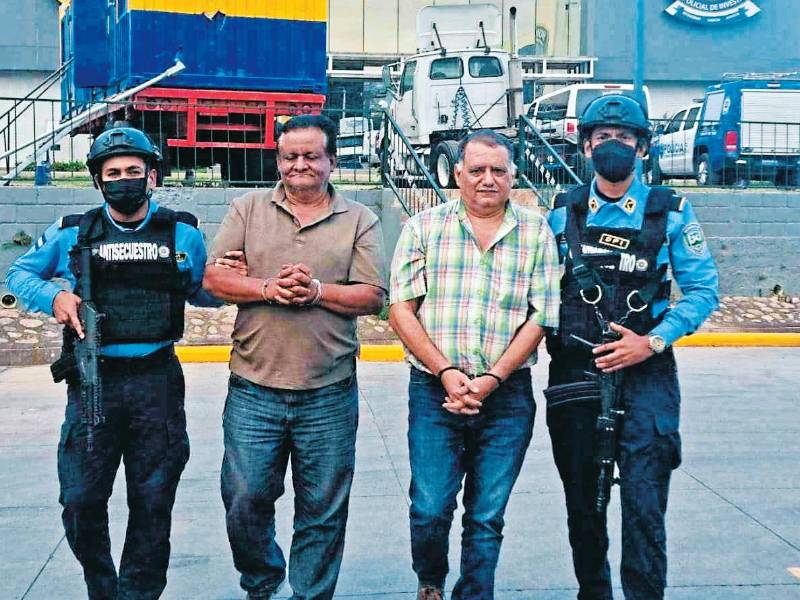 <b><span class=mln_uppercase_mln>Operación.</span></b> César Matute Salgado y José Israel López Herrera fueron capturados por los agentes.<span class=mln_uppercase_mln> </span>