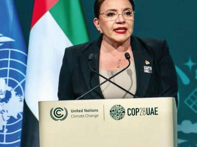 Xiomara Castro durante su participación en Dubái.