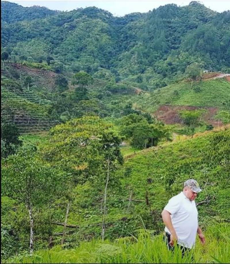 ”Él no andaba arma, el policía le dio un disparo en la cabeza”, denunció Castro.