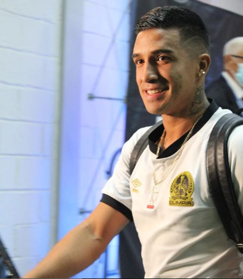El extremo hondureño defenderá la camisa del Saprissa, considerado el equipo más grande de Centroamérica junto al Olimpia.