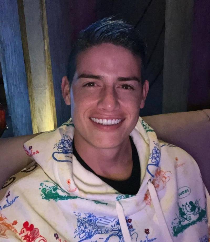 Desde hace varias semanas se viene rumoreando la posibilidad de que James y Karol G han iniciado una relación por varios motivos. 