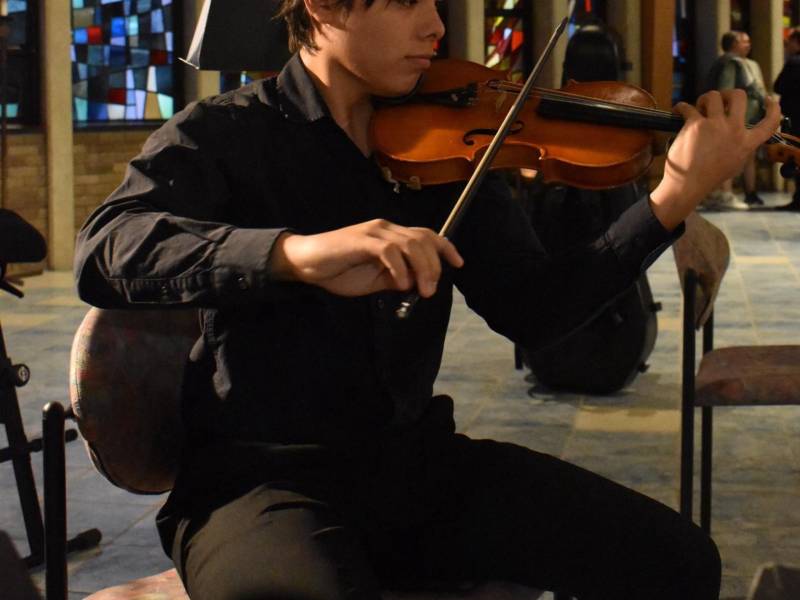 El violinista sampedrano, Carlos Díaz del Valle, fue ovacionado en Luisiana, Estados Unidos, tras su presentación en el McCutcheon Honors Recital el pasado 24 de enero.