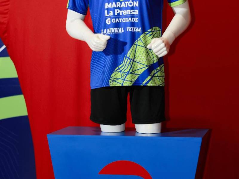 La hermosa camiseta de la edición 49 de la Media Maratón LA PRENSA-Gatorade.