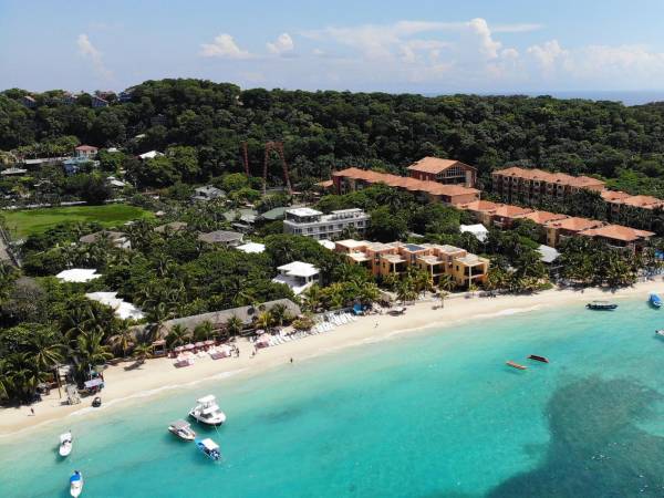 Roatán recibe más de un millón de turistas a bordo de los cruceros.