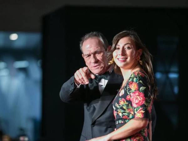 Tommy Lee Jones junto con su hija Victoria, en una fotografía de archivo.