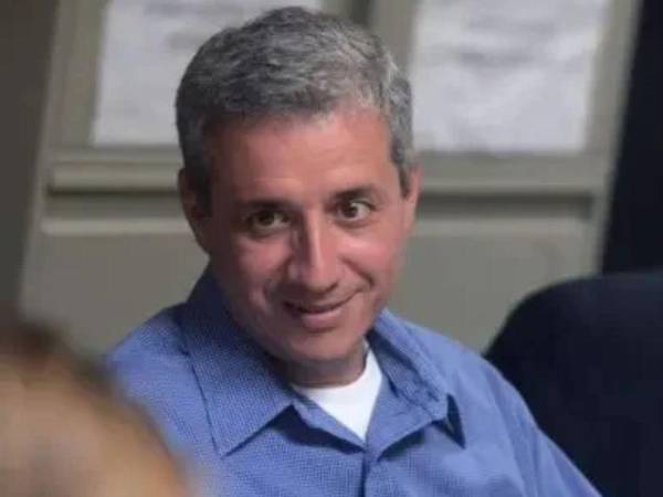Zelaya, de 58 años, permanece en prisión desde 2014 y, según el Ministerio Público, acumula 10 condenas y más de 100 años de cárcel por el saqueo al Seguro Social.