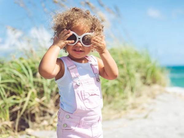 Un fenómeno silencioso se expande a nivel mundial: la <b>miopía</b>, un trastorno visual que hace que los objetos distantes se vean borrosos. Aunque antes se lo consideraba un problema menor, ahora afecta a una porción creciente de la población. <b>Se estima que para el año 2050, casi la mitad de las personas en el mundo padecerá de miopía</b>, según el <b>Instituto Nacional del Ojo </b>de los<b> Estados Unidos</b>. Este aumento ha hecho que los expertos hablen de una “epidemia futura”.