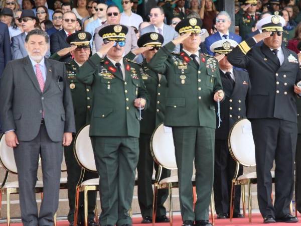 La Junta de Comandantes de la institución castrense hondureña está conformada por siete militares de alto rango.