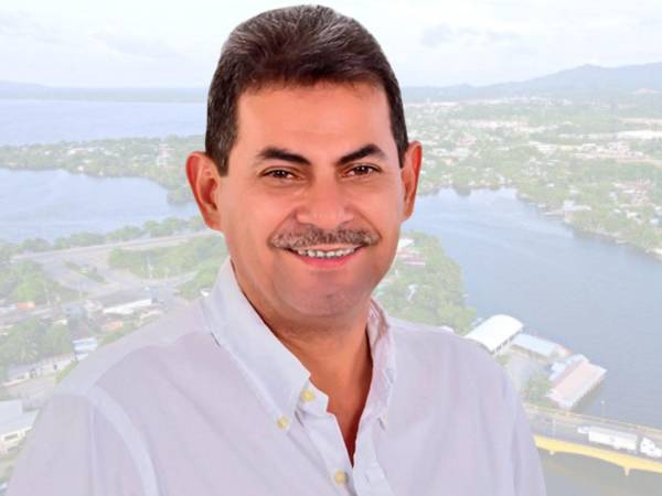 Marlon Lara dice que apoya una coalición entre liberales y nacionalistas si Salvador Nasralla, candidato ganador por el Partido Liberal, queda a la cabeza. Lo considera necesario para sacar a Libre del poder. Quizás si no actuamos como debemos de hacerlo, quizás sea la última elección que tengamos.