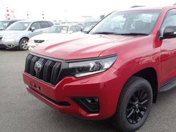 Camioneta Toyota Prado | Fotografía de referencia