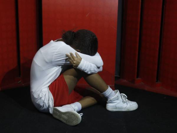 Muchos niños que atraviesan momentos difíciles, ansiedad, tristeza o conflictos familiares, tienden a aislarse y encerrarse en sí mismos, lo que puede ser una señal de alerta sobre su bienestar emocional.