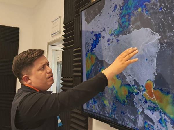 Víctor Ortega, meteorólogo de Cenaos, proyectó bajas posibilidades de huracanes que impacten a Honduras en El Caribe, ya que las lluvias estarán bajo los promedios.
