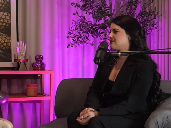 Mayra Alejandra durante su entrevista con Un tal Fredo.