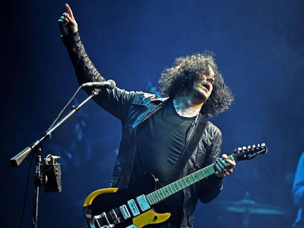 El artista Jack White ha dicho que la música en vivo es un “organismo que tiene vida”.