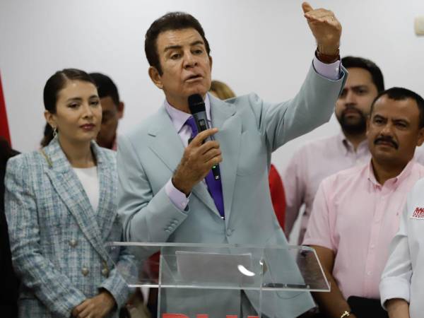 Salvador Nasralla, quien se presentó como candidato presidencial en 2013 y 2017, es ahora el aspirante con mayores posibilidades para 2025, según encuesta nacional.