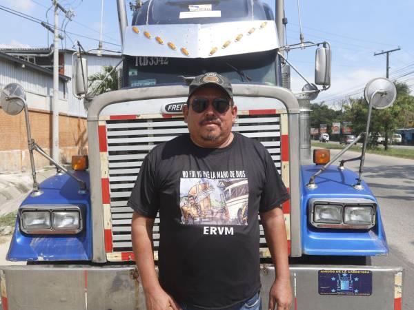 Don Elías Valladares, el trailero que detuvo un autobús sin frenos en la cuesta de El Portillo, sigue agradeciendo a Dios por haberle dado la fuerza y la serenidad para salvar 64 vidas.