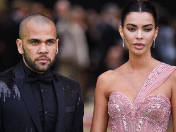 La historia de Dani Alves y Joana Sanz está causando revuelo desde que el jugador brasileño salió de prisión.