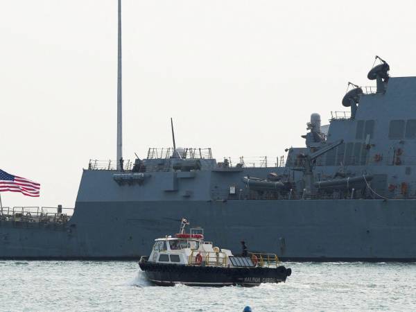 Un destructor de misiles guiados cerca del Canal de Panamá en septiembre, parte de la presencia militar de la UE en el Caribe.