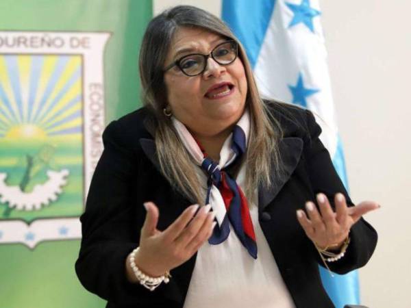 Amparo Canales, expresidenta del Colegio de Economistas de Honduras (CEH).