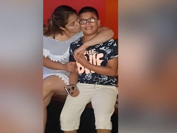 <b>Karina Chinchilla recordó con profunda emoción a su hijo, Enoc Misael Pérez Chinchilla, en el que sería su 17º cumpleaños.</b>
